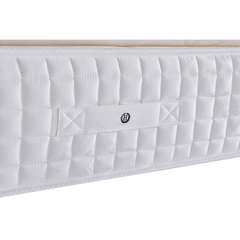 White Pillow Top Pocket Spring Mattress Deluxe B 
